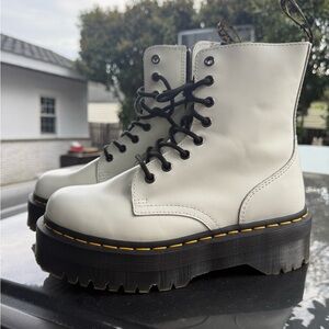 Doc Martens white 🤍⛸️ BRAND NEW (basically)